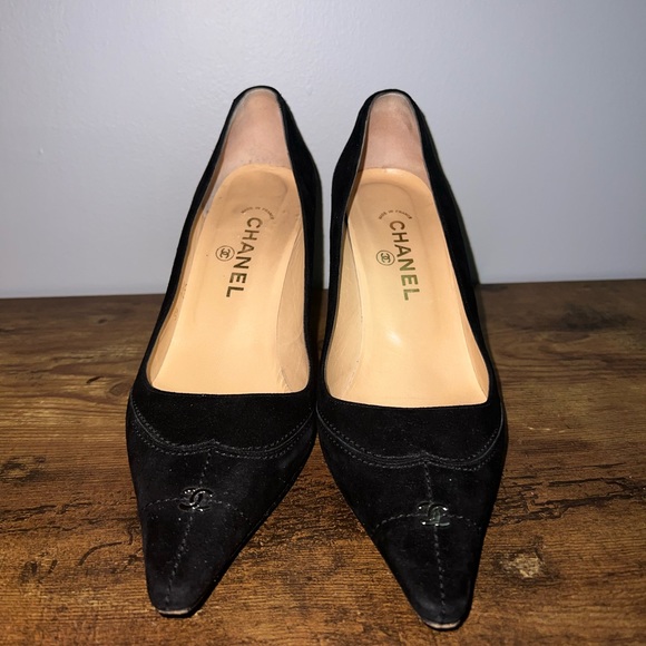 CHANEL Shoes - Chanel CC Logo Classic Pumps Suede Pointed Toe Black Size 39